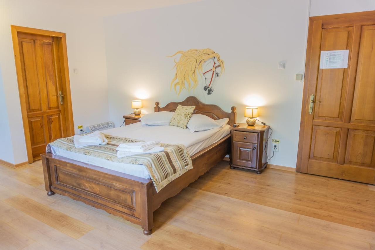 Popasul Craiului Villa Zărneşti Exterior foto